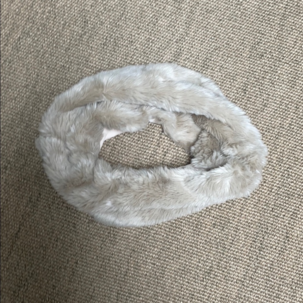 Faux Fur Cream Scarf